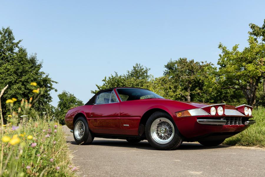  Ferrari 365 GTS/4 Daytona 1971 года  (фото 32 из 32)